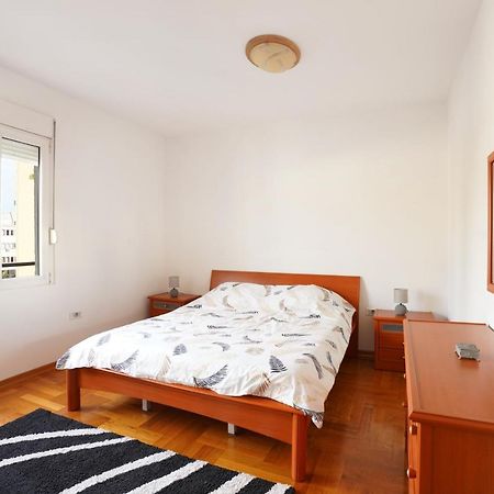Apartment Gold Podgorica Buitenkant foto