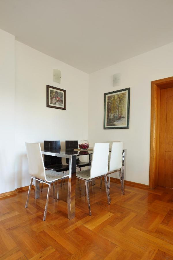 Apartment Gold Podgorica Buitenkant foto